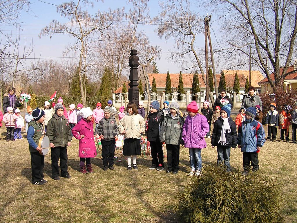 Óvodai hírek - 2012. április Óvodai hírek - 2012. április