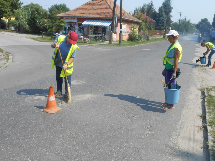 Megkezdődött a kátyúzás