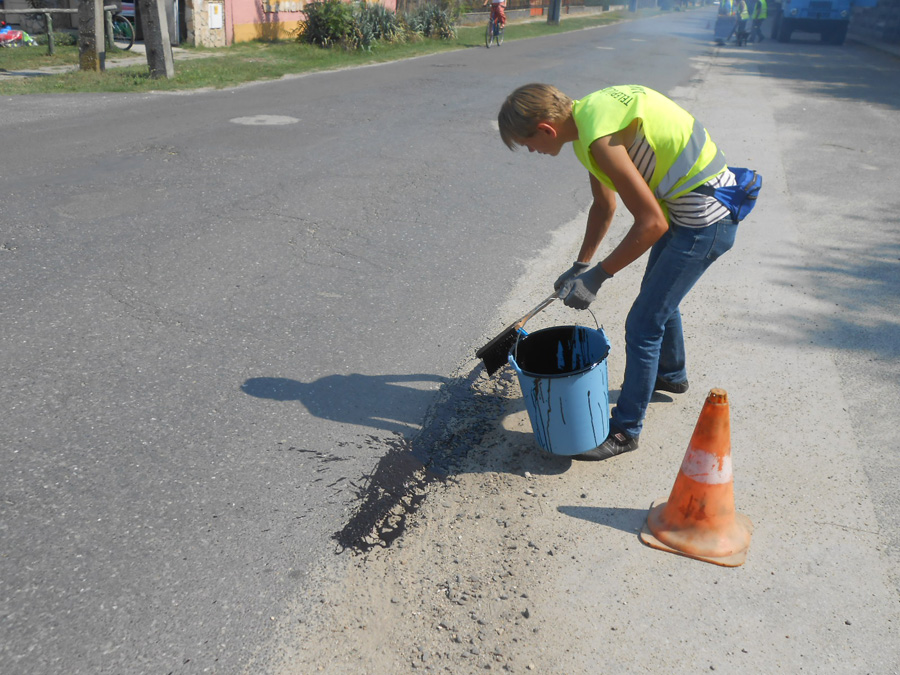 Megkezdődött a kátyúzás