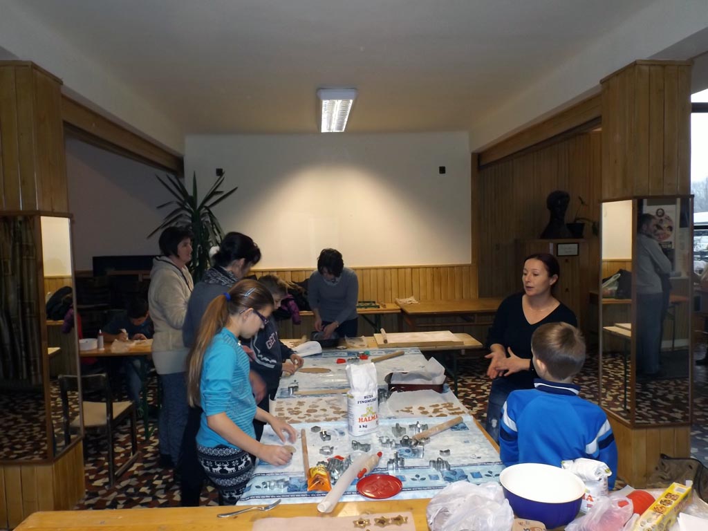 Feldíszítették a falu karácsonyfáját