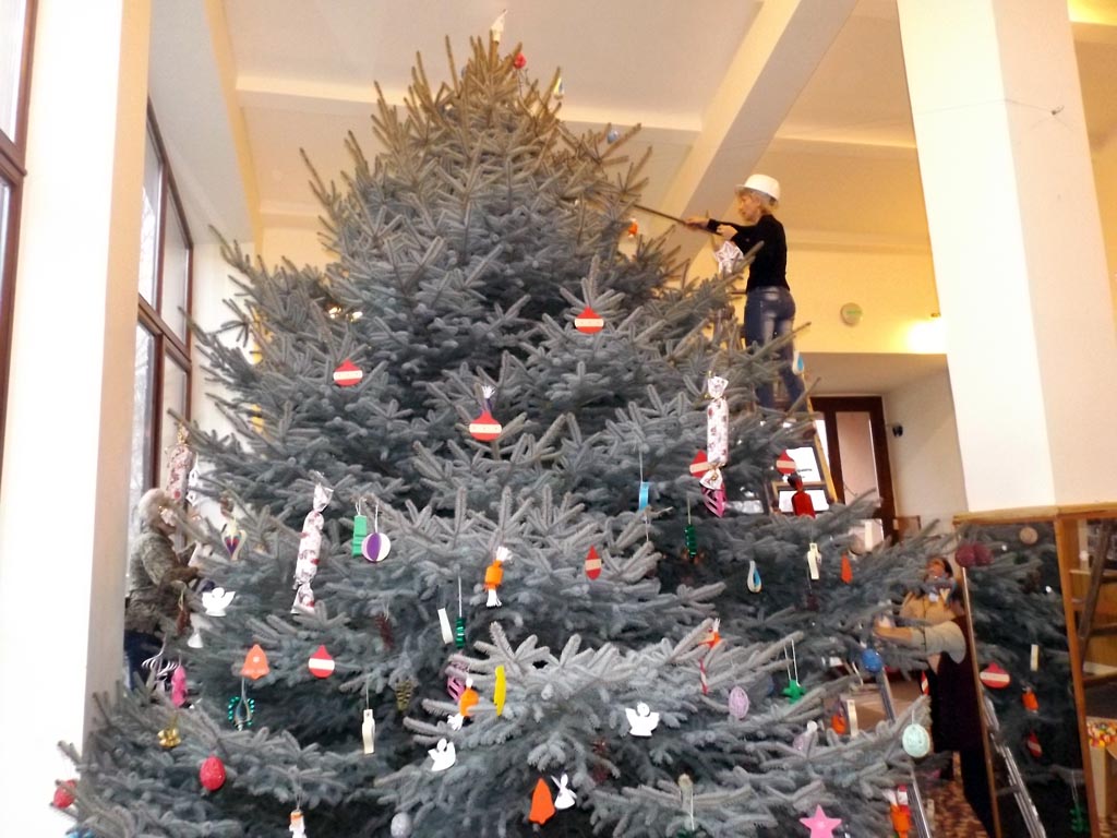 Feldíszítették a falu karácsonyfáját