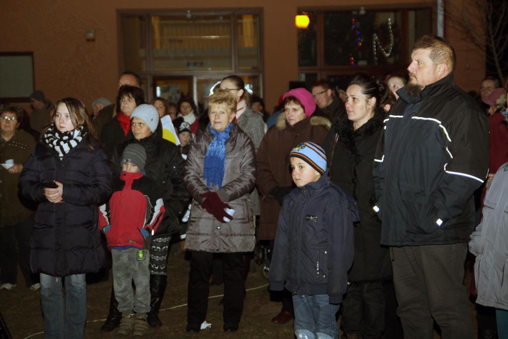 Feldíszítették a falu karácsonyfáját