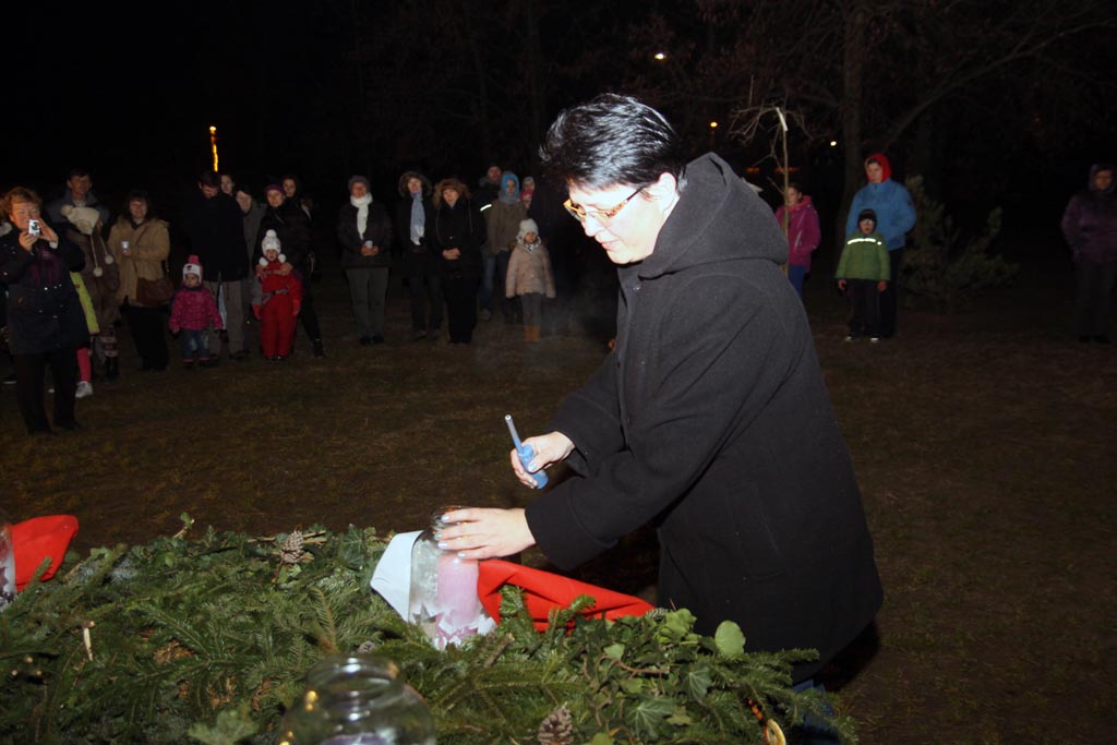 Feldíszítették a falu karácsonyfáját