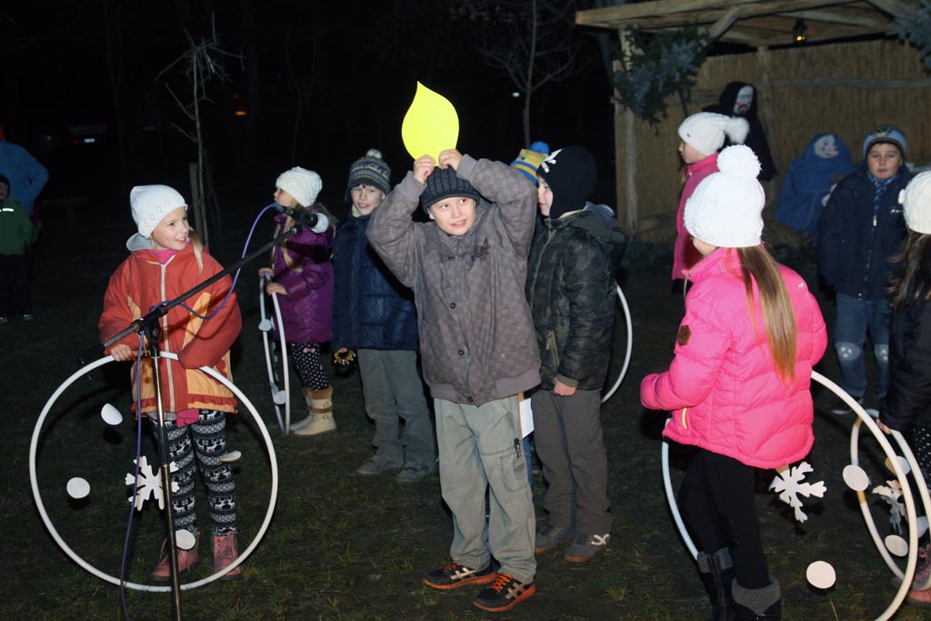 Feldíszítették a falu karácsonyfáját