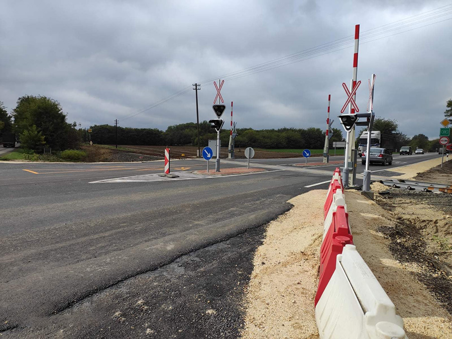 Befejezték a kanyarodó sáv kialakítását a 44. számú főúton