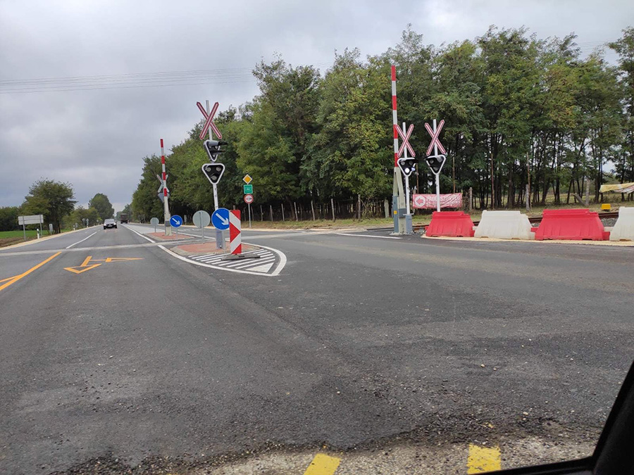 Befejezték a kanyarodó sáv kialakítását a 44. számú főúton